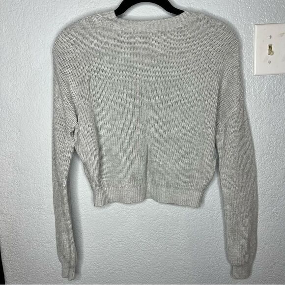 Hollister Crop Long Sleeve Crew Neck Light Gray Women’s Sweater Sz Small - Picture 3 of 10